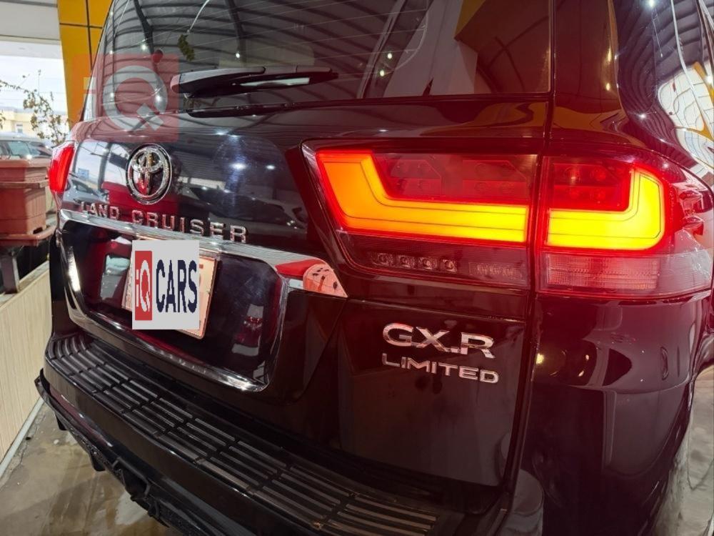 تۆیۆتا لاند کروزەر